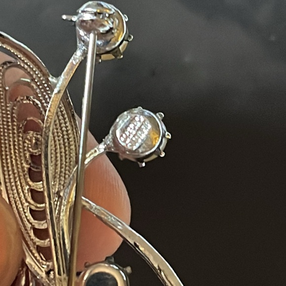 Viv Czechoslovakian Faux Pearl Silver Floral Design Brooch - Picture 3 of 3